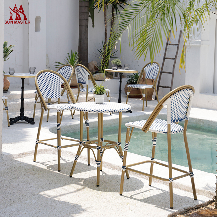 outdoor chair and table