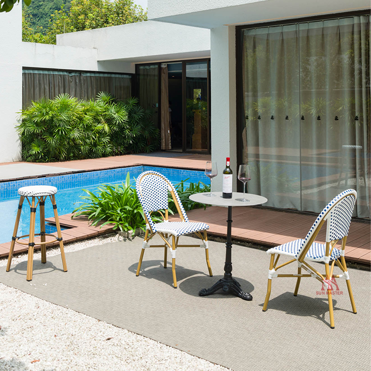 outdoor chair and table