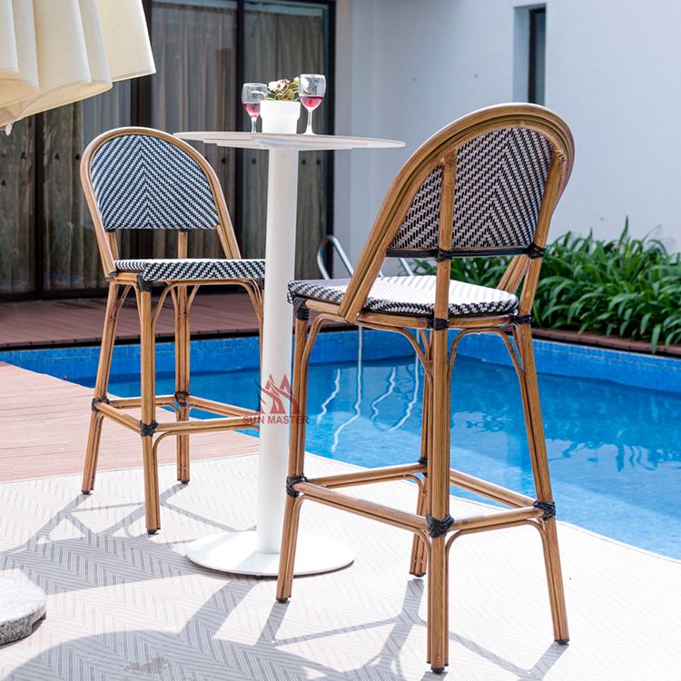 outdoor chair and table