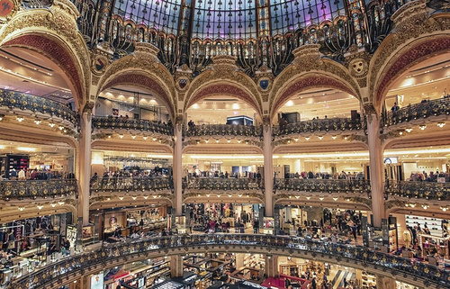 French Furniture Sales Plunge 10.7% in June: Heatwave Hammers Store Traffic