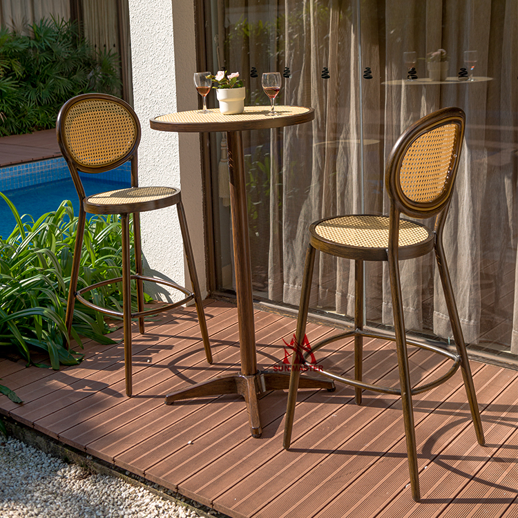 outdoor chair and table