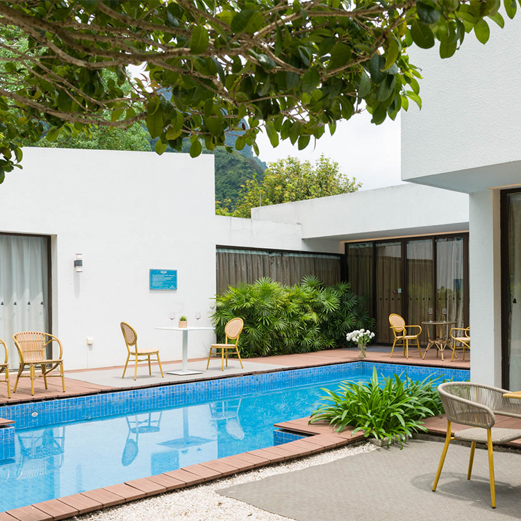 outdoor chair and table