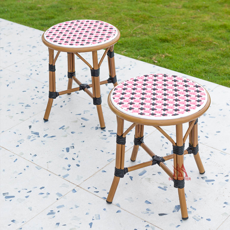 outdoor chair and table