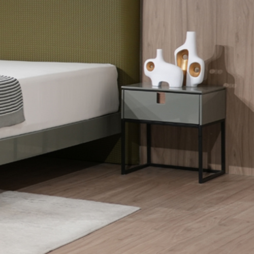 Foebe-Bedside table