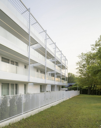 波兰Promenada公寓：海滨建筑的宁静革命