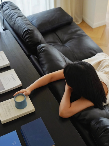 幸福就是一回家就躺在云朵沙发上！