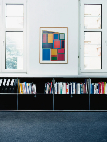 在USM Haller里，每本书都找到了自己的坐标