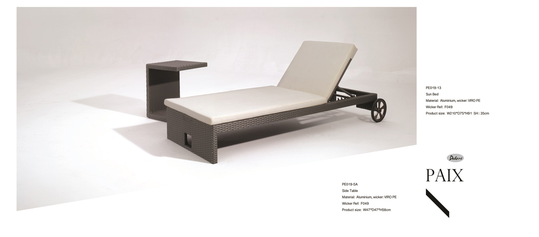 1.Paix Reclinable Chaise Lounge.jpg