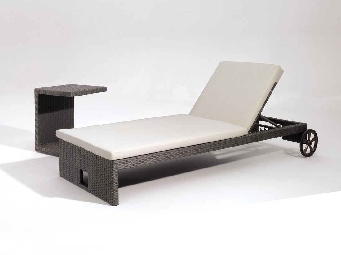 2.Paix Reclining Chaise Lounge.jpg